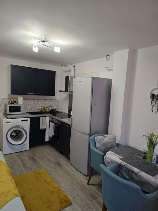 Cozy Flat 1 Bedroom Hucclecote Extérieur photo